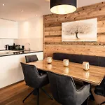 Bellevue Residences - Luxurious Lakeside Apartment Zell am See