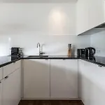 Bellevue Residences - Luxurious Lakeside *