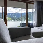 Bellevue Residences - Luxurious Lakeside Apartment *