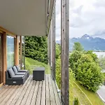 Bellevue Residences - Luxurious Lakeside Apartman