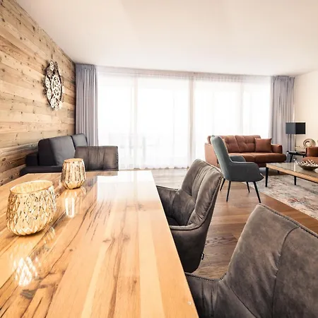 Bellevue Residences - Luxurious Lakeside 아파트 젤암제