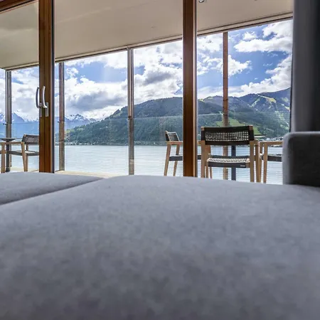 Bellevue Residences - Luxurious Lakeside Appartement