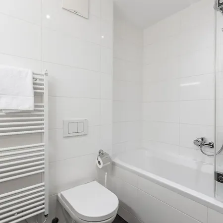 Bellevue Residences - Luxurious Lakeside Τσελ αμ Ζέε