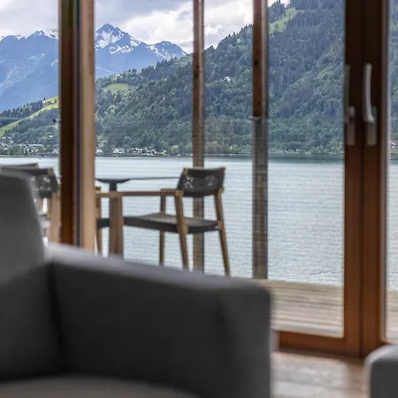 Bellevue Residences - Luxurious Lakeside Appartement