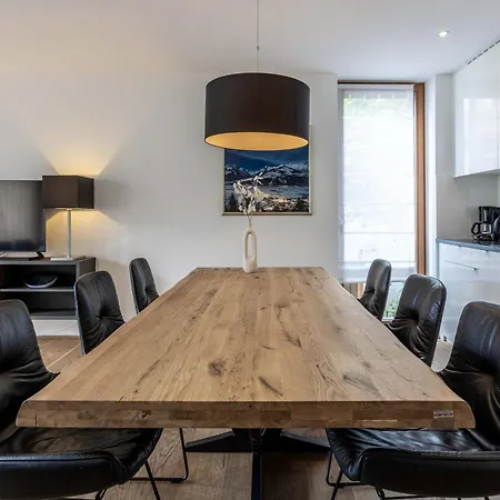 Bellevue Residences - Luxurious Lakeside 아파트 젤암제