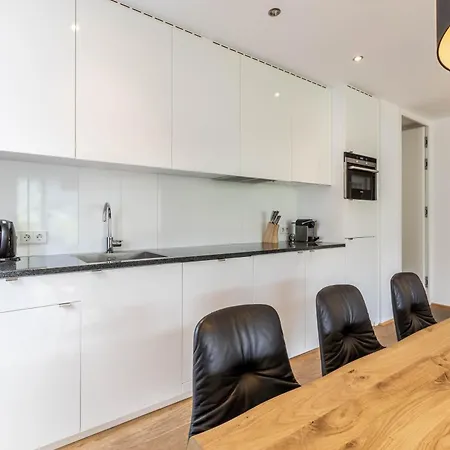 Bellevue Residences - Luxurious Lakeside Τσελ αμ Ζέε