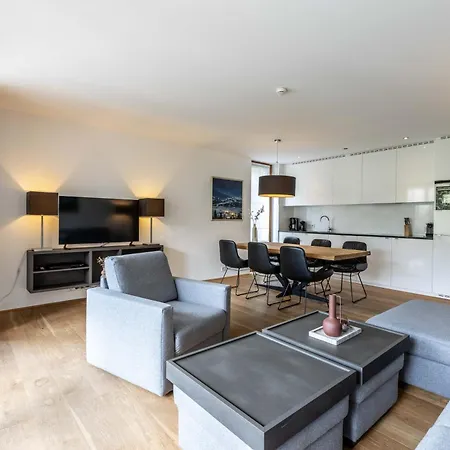 Bellevue Residences - Luxurious Lakeside * 젤암제