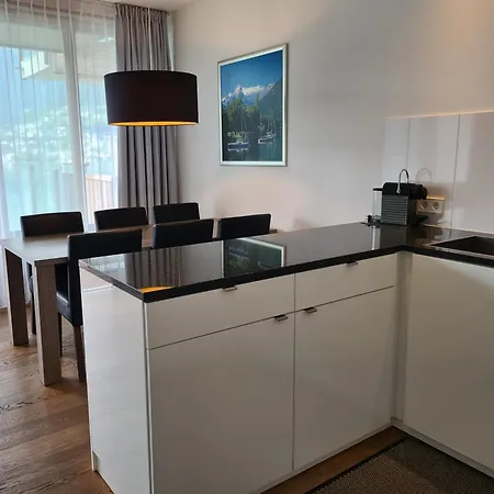 Bellevue Residences - Luxurious Lakeside Apartment *