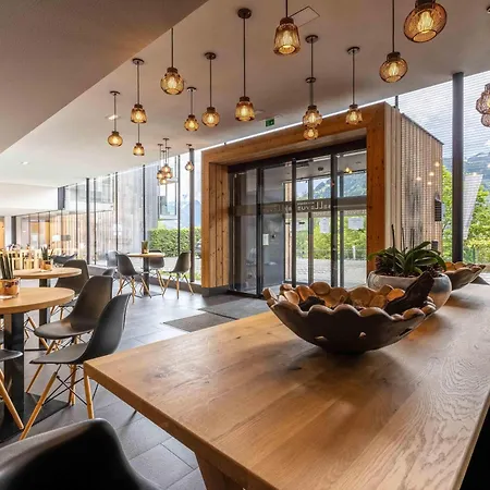 Bellevue Residences - Luxurious Lakeside *