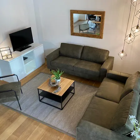 Bellevue Residences - Luxurious Lakeside *