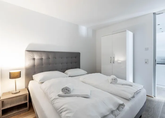 Bellevue Residences - Luxurious Lakeside Τσελ αμ Ζέε