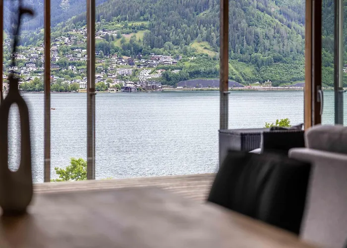 Bellevue Residences - Luxurious Lakeside 公寓 *