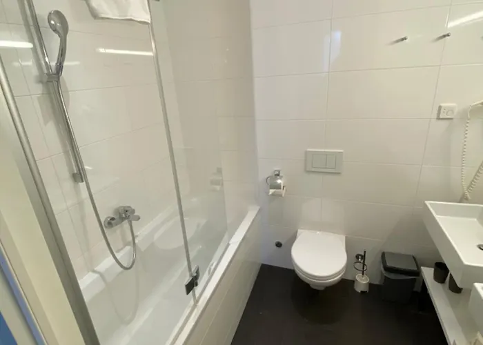 Bellevue Residences - Luxurious Lakeside *