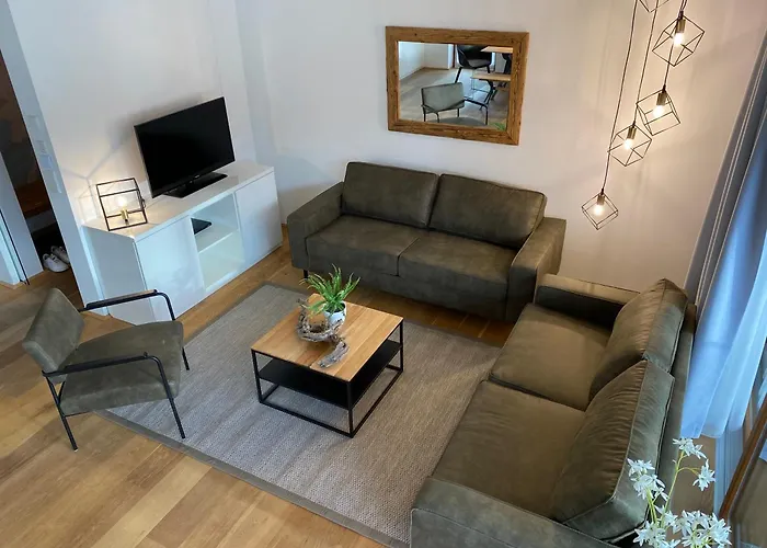 Bellevue Residences - Luxurious Lakeside *