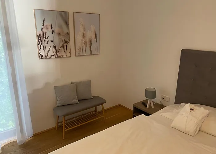 Bellevue Residences - Luxurious Lakeside *