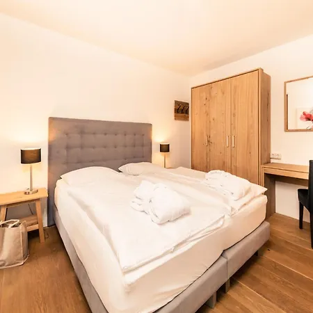 Bellevue Residences - Luxurious Lakeside Appartement *