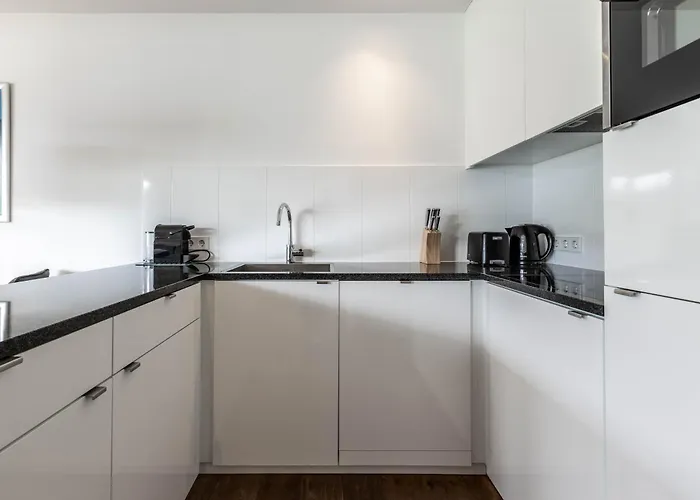 Bellevue Residences - Luxurious Lakeside *